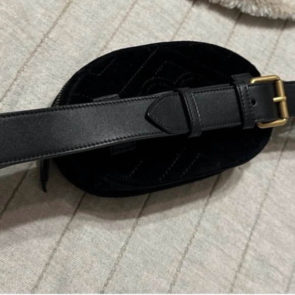 Gucci Marmont Black Velvet Belt Bag - Picture 2 of 5